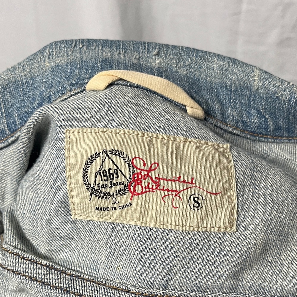 Classic Light Blue Denim Jacket - Picture 2 of 7